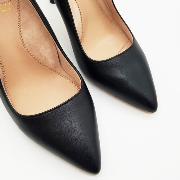 Sleek Black Leather Heels - Picture 15 of 16